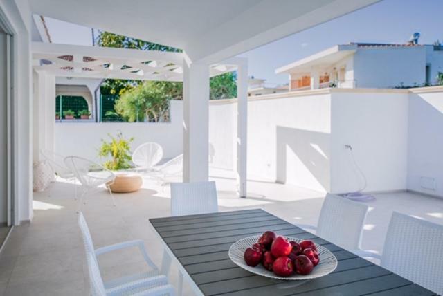Total White Villa *