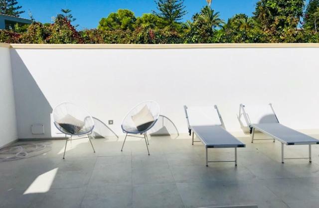 Total White Villa Fontane Bianche