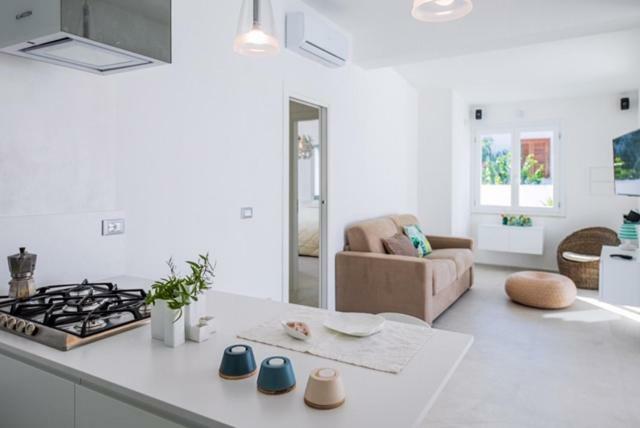 Total White Villa Fontane Bianche